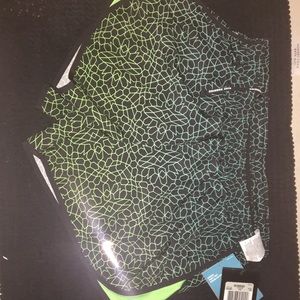 Women’s Nike dry fit shorts nwt originally 45$